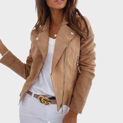 Hayden Callista | The Classic Timeless Charm