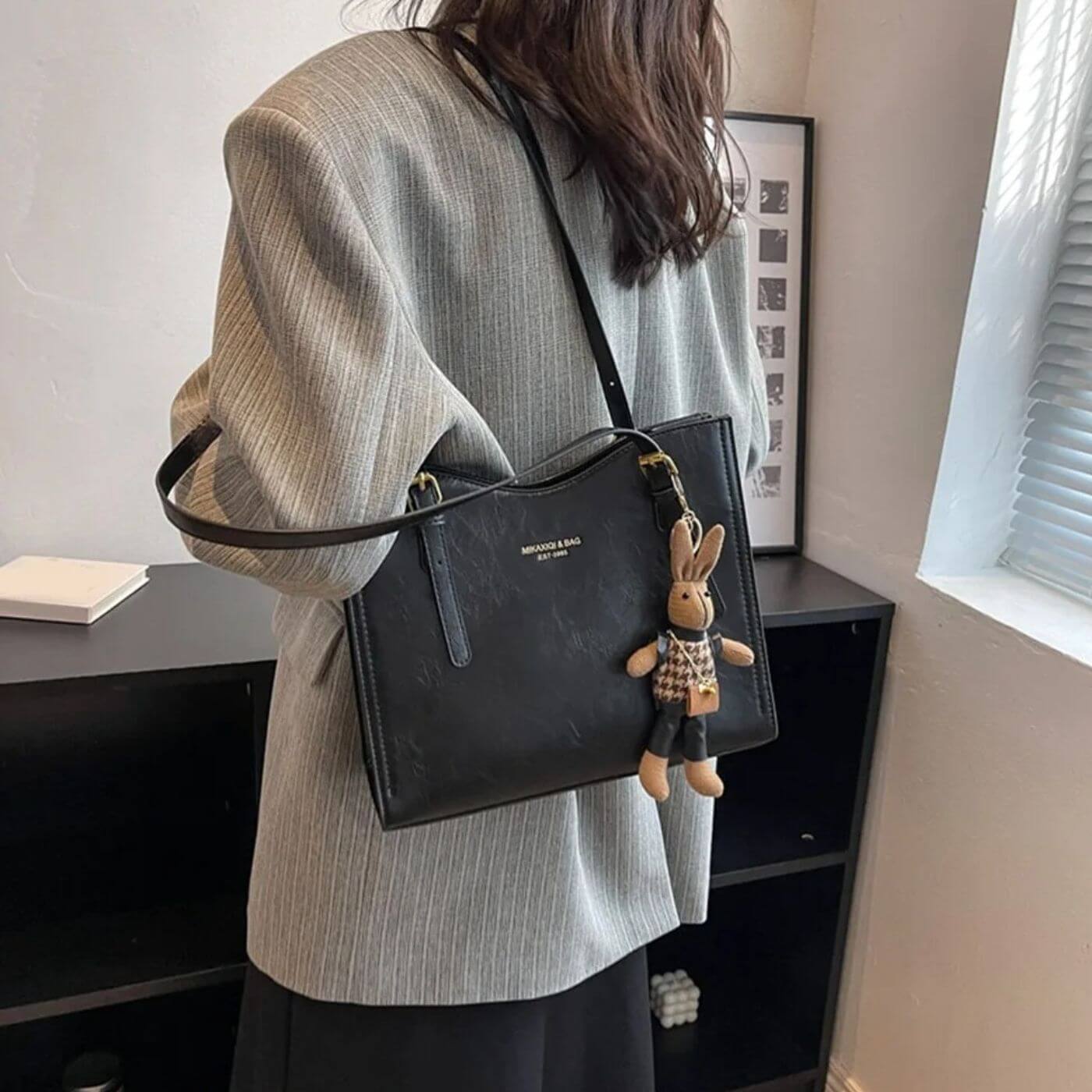 Avery™ – Bunny Charm Vintage Leather Shoulder Bag