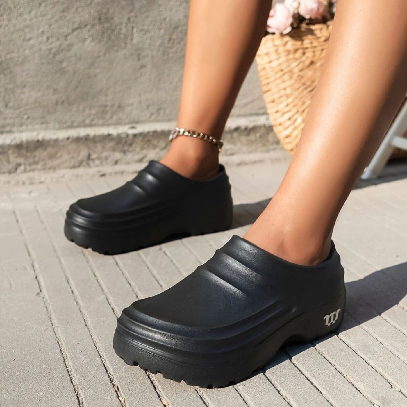 OrthoCloud™ – Comfortable & Flexible Non-Slip Slippers