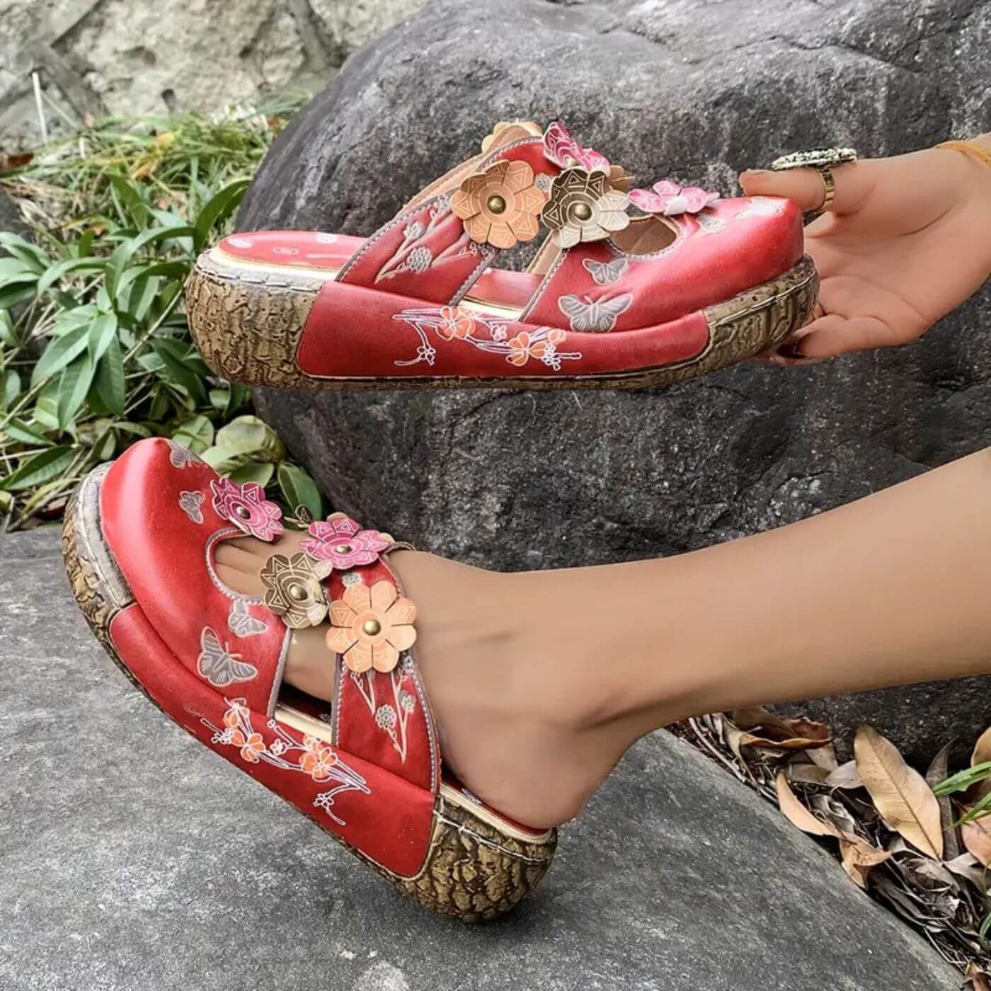 Scarlett™ – Vintage Red Blossom Sandals